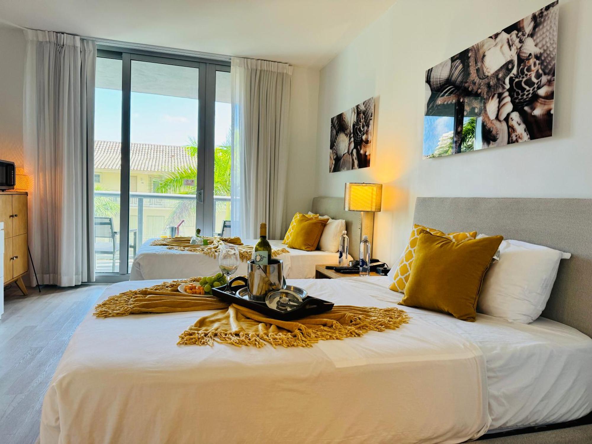 Beachwalk Resort & Condos Hallandale Beach Kültér fotó