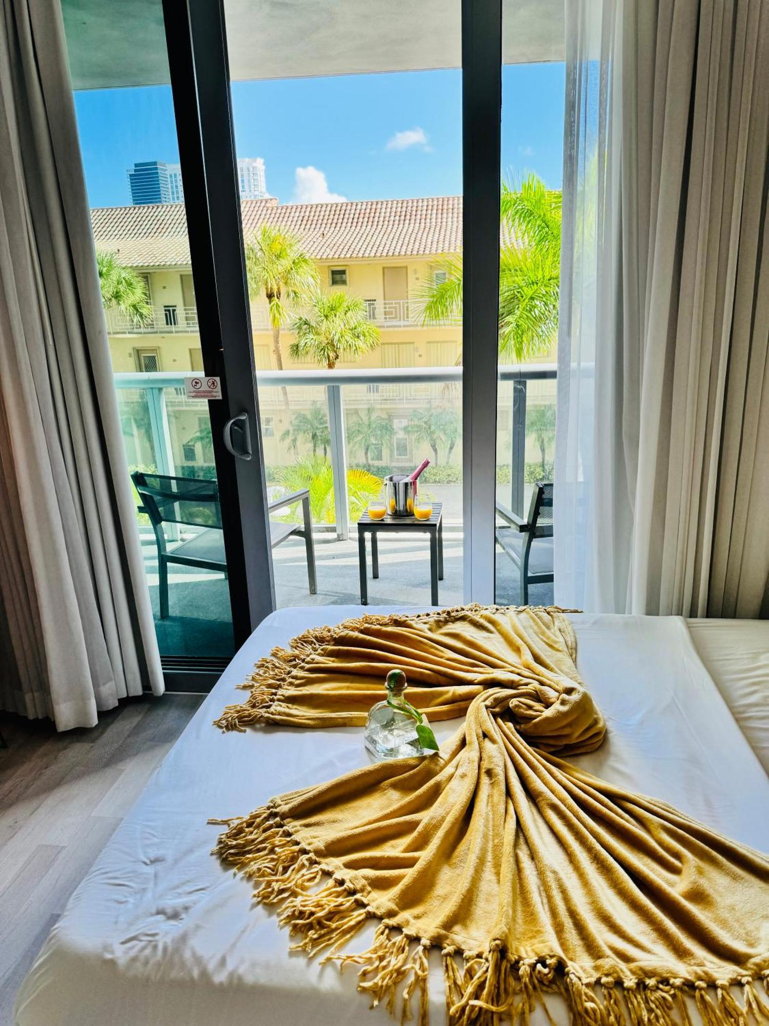 Beachwalk Resort & Condos Hallandale Beach Kültér fotó
