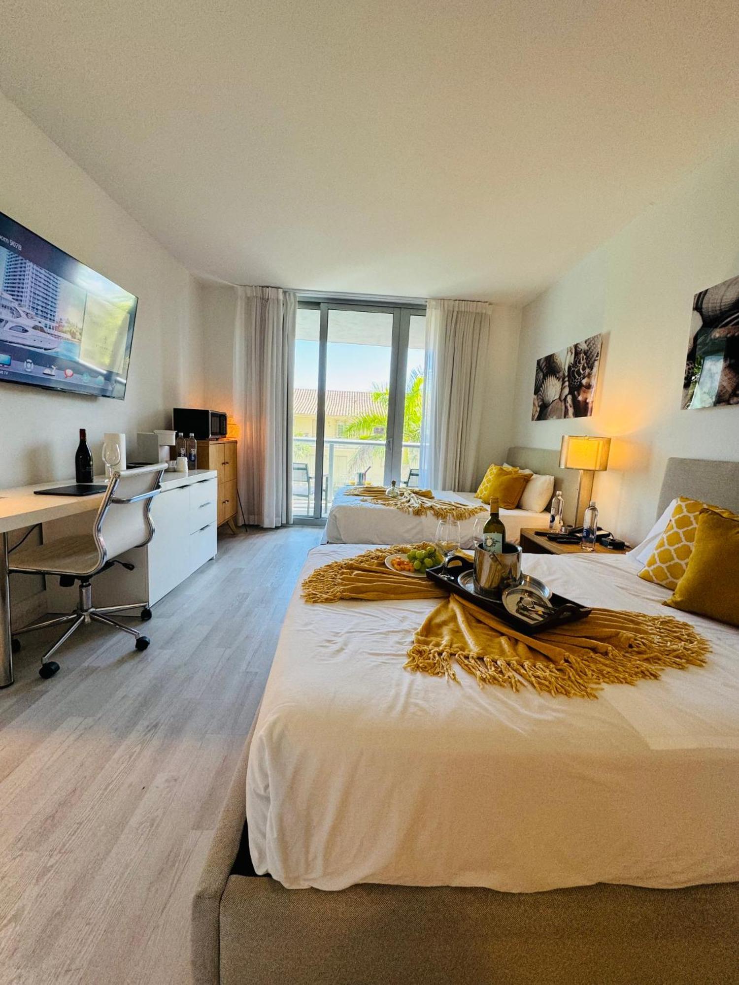 Beachwalk Resort & Condos Hallandale Beach Kültér fotó